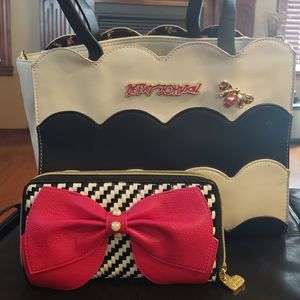 Betsey Johnson black & white waves bag and wallet
